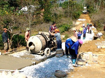 Promoting unity in new rural development in Na Hoi commune - ảnh 2